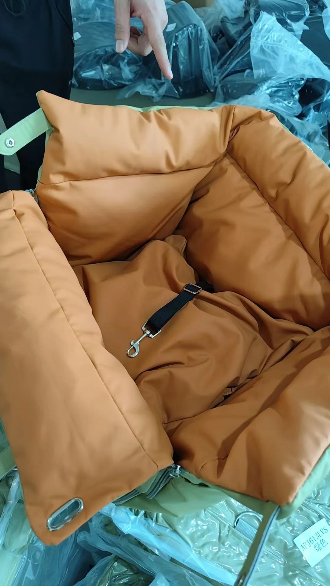 Car Pet Bed, Washable PU Leather Dog Mat, Portable Waterproof Bite-Resistant Small Dog Bed, Non-Slip Pet Car Supplies for Cats